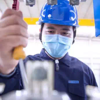 The qualified rate of the debugging personnel remains at 100%.