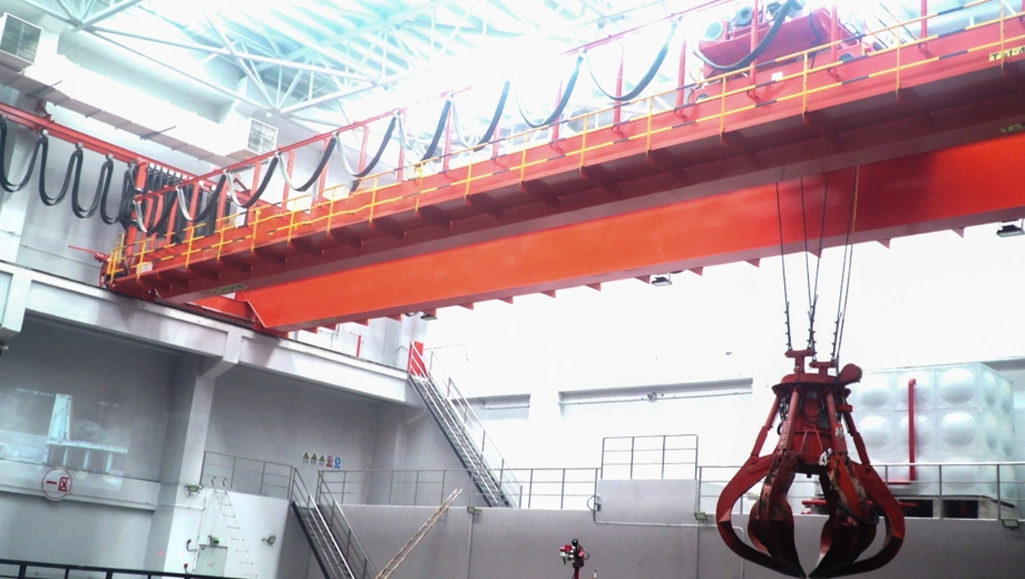 QZ Grab Double Girder Overhead Crane.webp