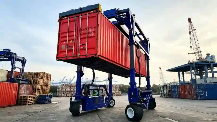 Container Straddle Carrier