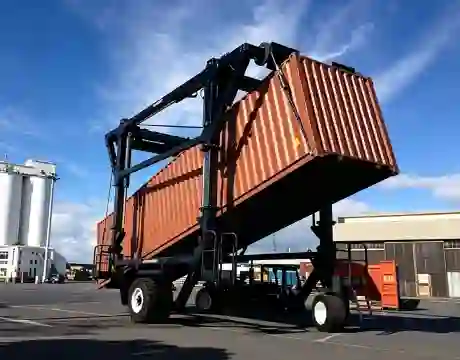 Container Straddle Carrier