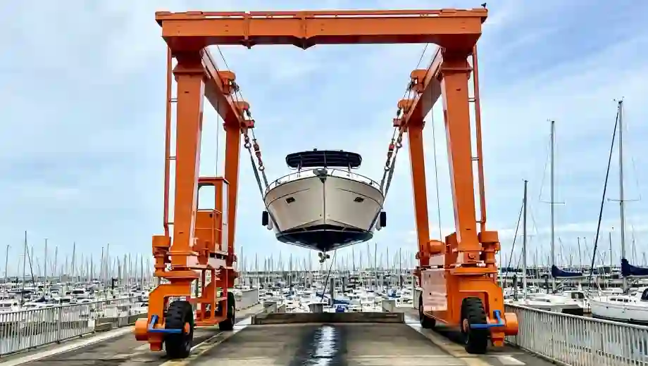 Travel Lift Crane