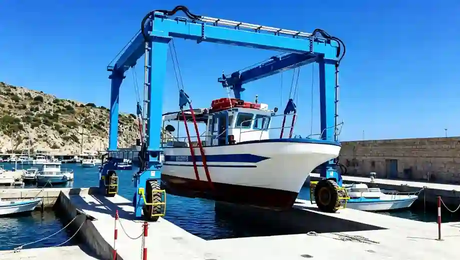 Travel Lift Crane