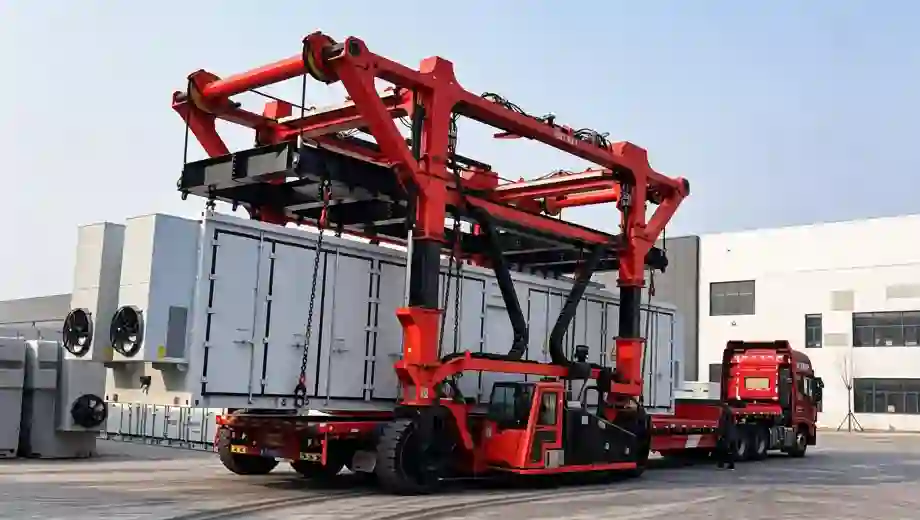 Bulk Cargo Straddle Carrier