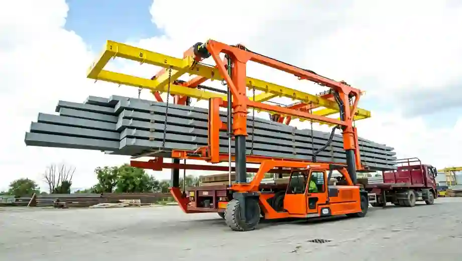 Bulk Cargo Straddle Carrier